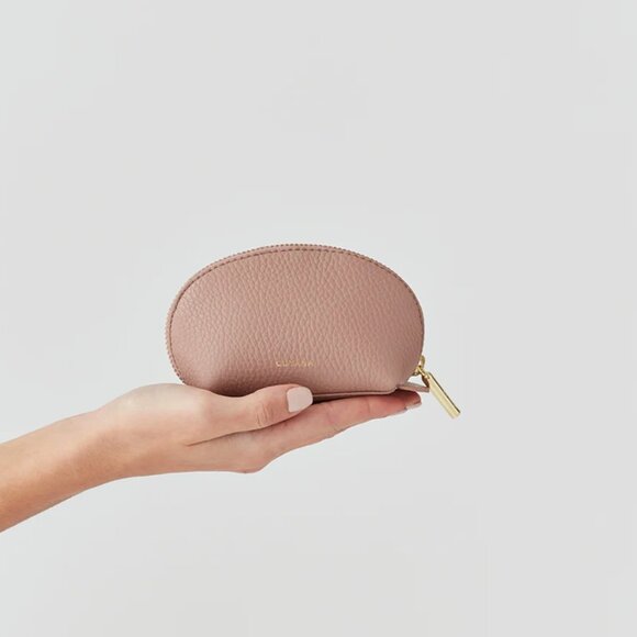Cuyana Handbags - NWT Cuyana Mini Travel Case in Soft Rose Pebbled Leather